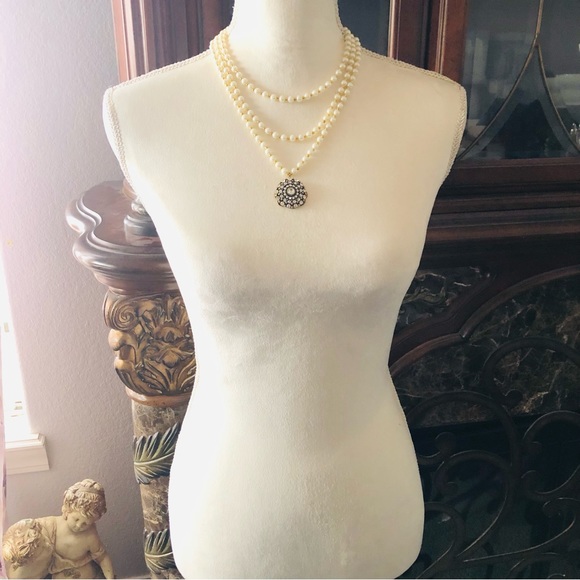 Handcrafted cream Czech Pearl genuine emerald gemstone clasp necklace - Picture 4 of 12